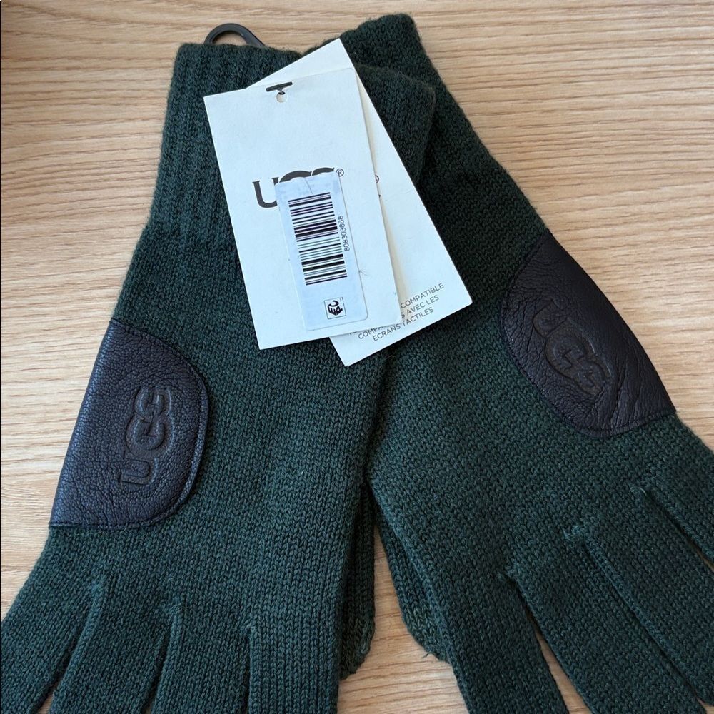 UGG Knit Glove with Leather Patch in Hunter Green!